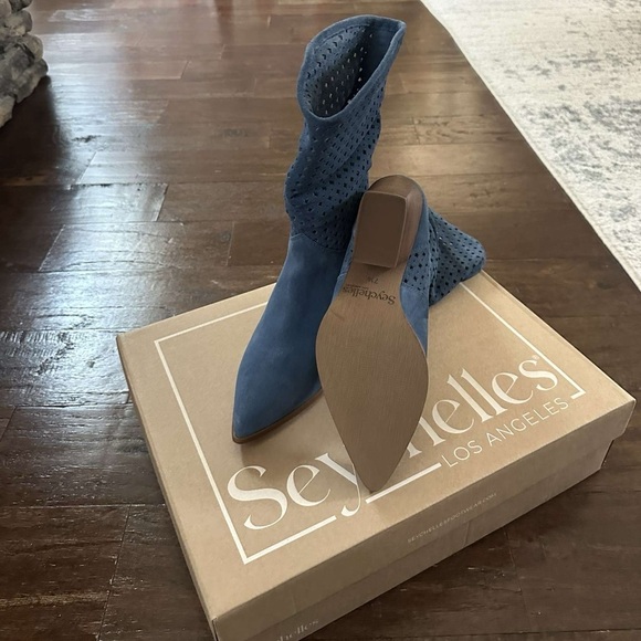 Seychelles Diva Blue Suede Perforated Mid-Calf Boots – Size 7.5 – NEW - Picture 10 of 11